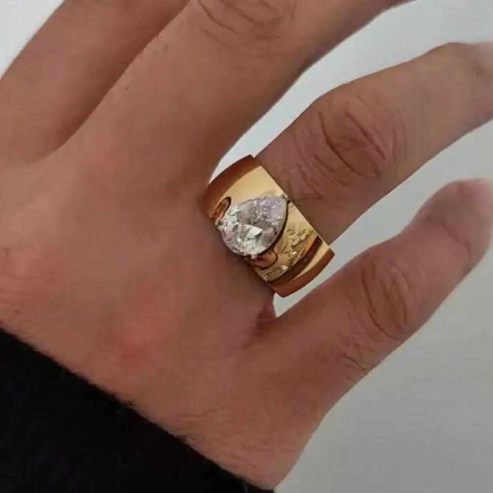 Gold Ring Teardrop N1145